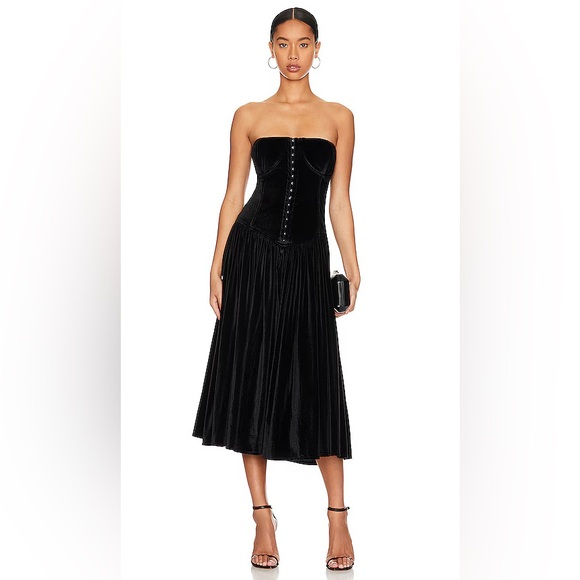 Dresses & Skirts - Love the Label Elegant Black Strapless Dress